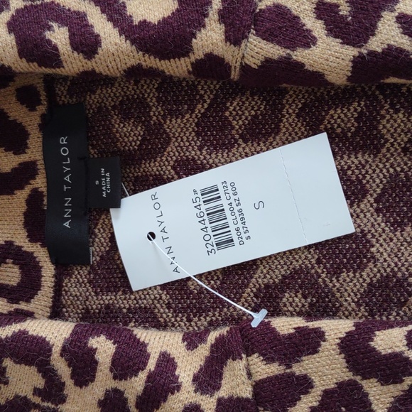 NWT Ann Taylor Size Small Animal Print Two Button Front Closure Sweater - Picture 3 of 13